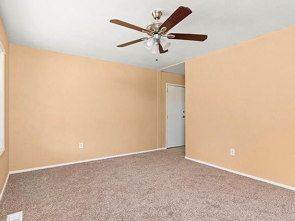 3rd image of 2028 N Queens Ave
