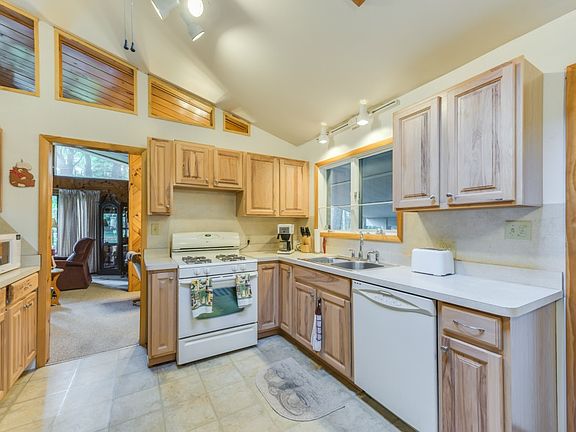 3rd image of 3616 E Jane Dr