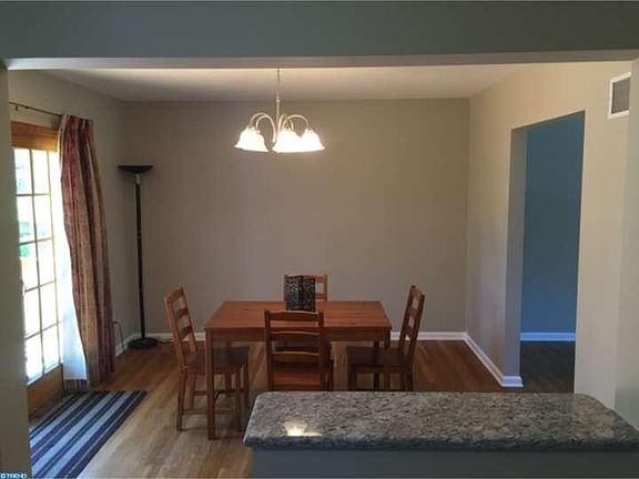 5th image of 13 Alcott Dr