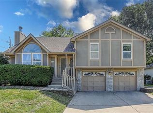 3200 SE Lake Village Blvd, Blue Springs, MO 64014