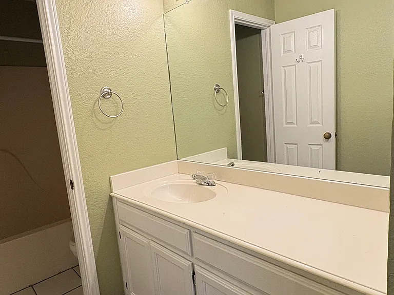 7023 Lincoln Dr — Photo 7