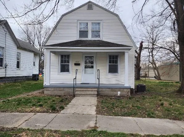 425 W Chestnut St, Olney, IL 62450