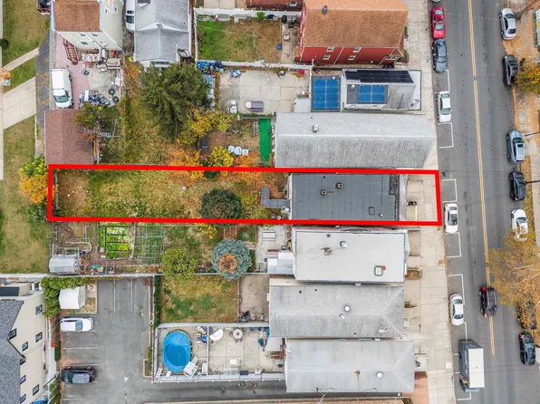 596 Avenue A image 2 of 18