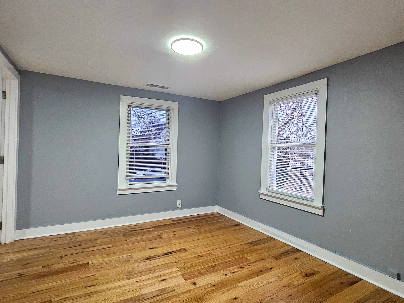 2 bed, 1000 sqft, $1,695 — Photo 2