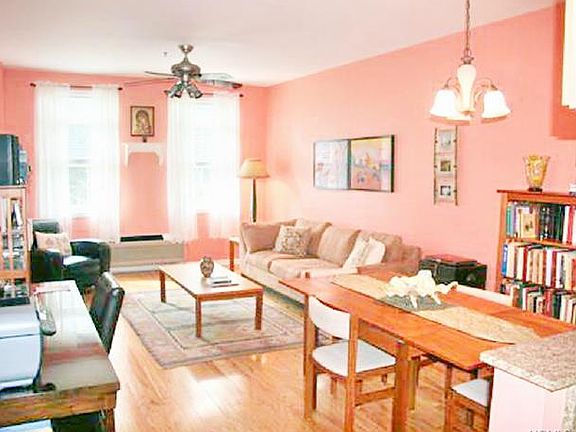 3rd image of 22 Gair St #22