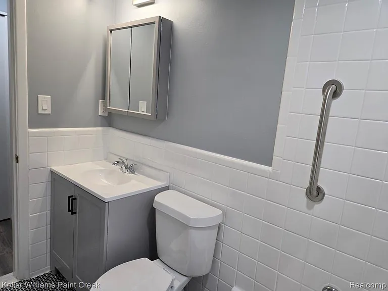 3105 Linwood Ave — Photo 16