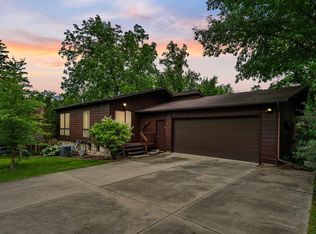 214 Four Seasons Dr, Waterloo, IA 50701