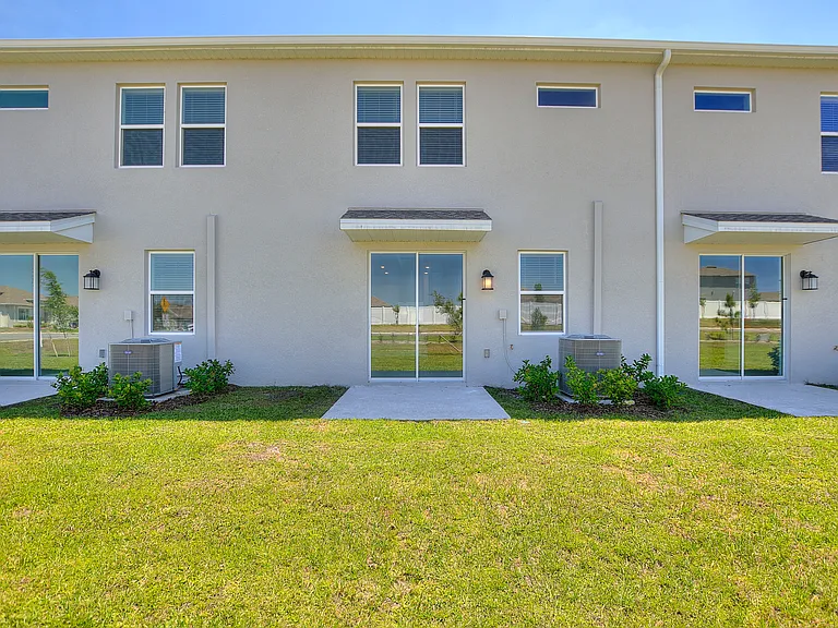 2955 Savoir Ave — Photo 2