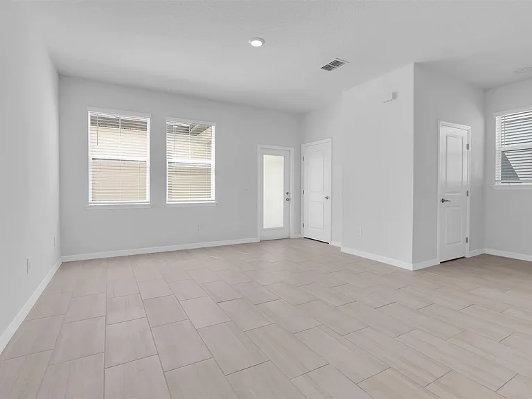 10881 Molasses Way — Photo 2