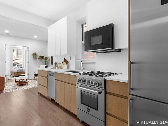 4th image of 225 W 10th St APT 2C