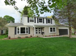 16060 Riverside St, Livonia, MI 48154