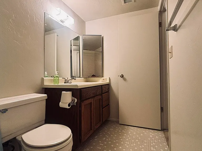 7664 E 22nd St #4 — Photo 9