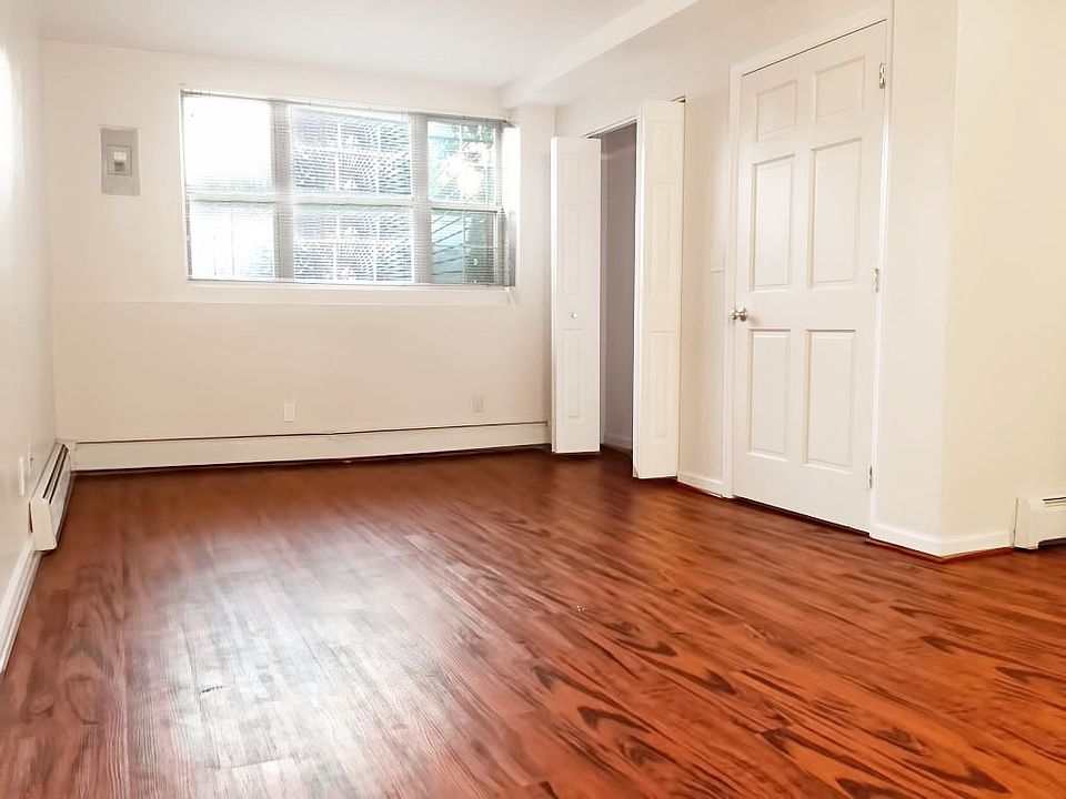 1st image of 124 Rockaway Ave
