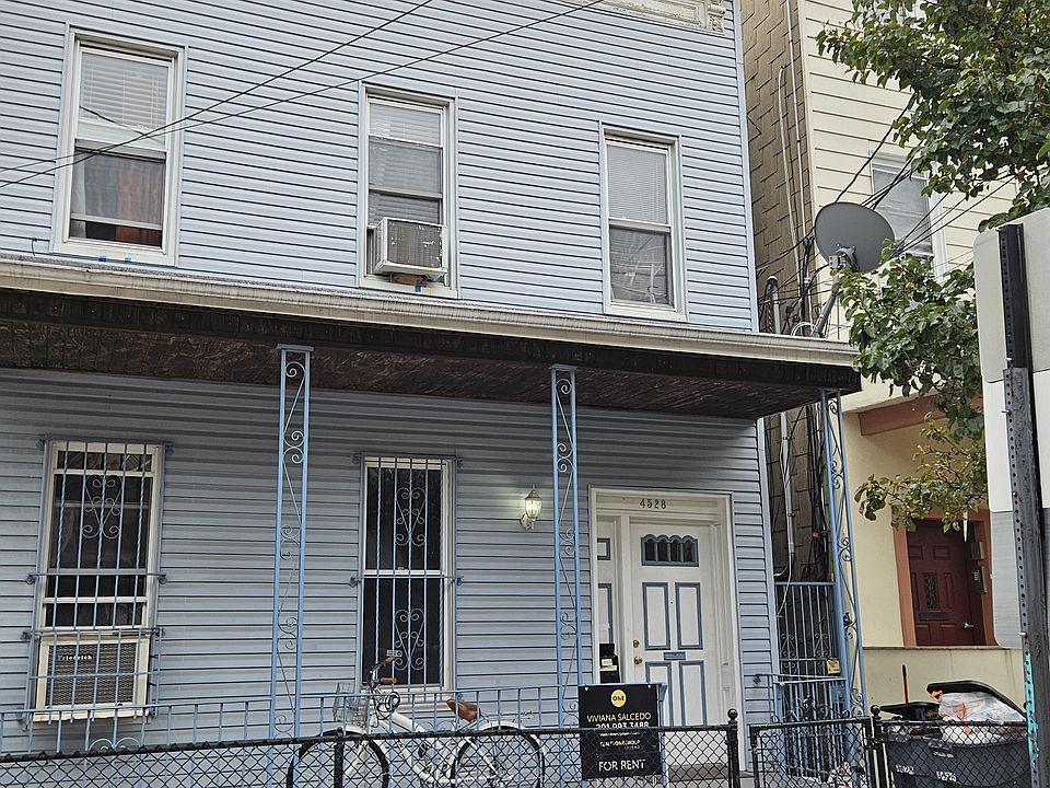 1st image of 4528 Brown St Floor 1