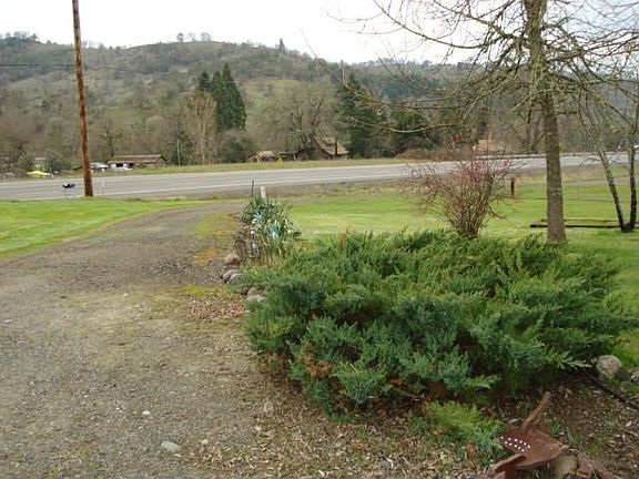 3rd image of 6264 N Umpqua Hwy