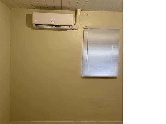 5th image of 219 SW 1st Ter #123