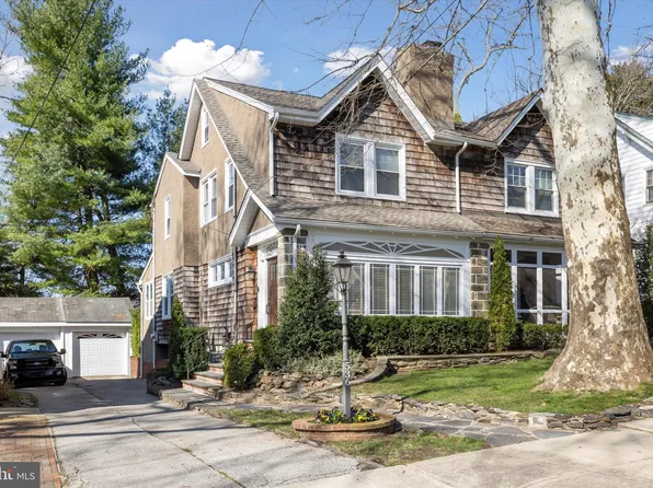 536 Country Club Ln, Havertown, PA 19083