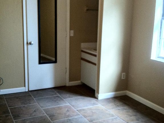 3rd image of 316 NW 14th St