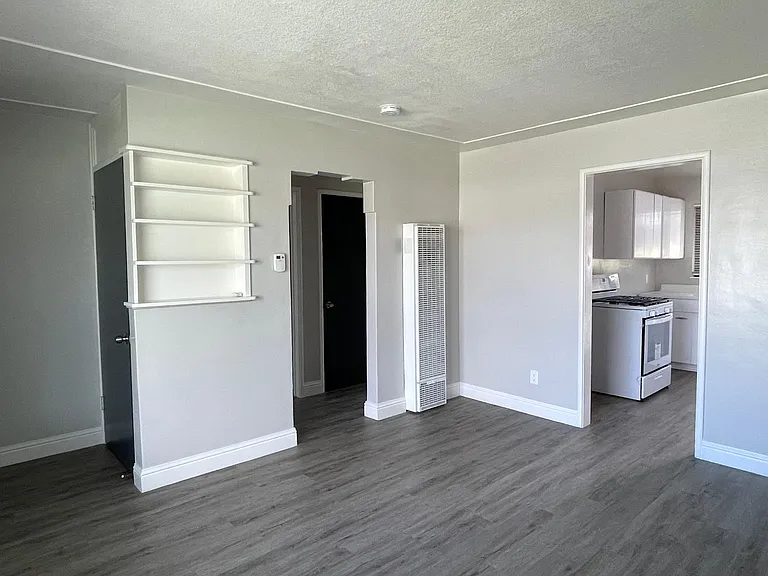 2335 N 2nd St — Photo 7