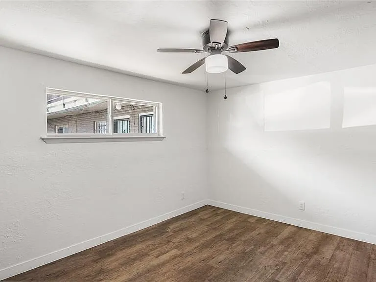 2819 Berry St #8 — Photo 10