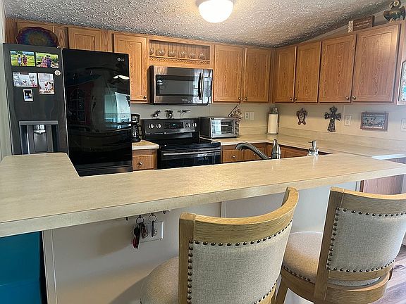 Kitchen/center island