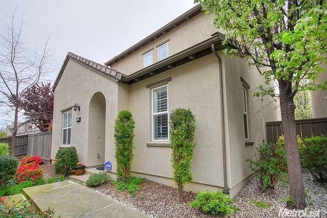 1st image of 28 Villa Gardens Ct