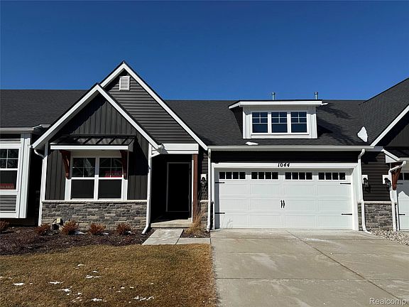 2nd image of 1044 Camellia Cir #45