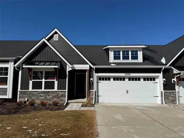 1044 Camellia Cir #45, Howell, MI 48843
