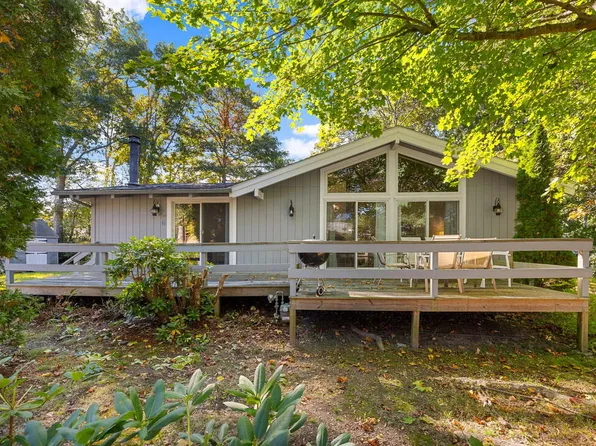 33 Half Moon Circle, East Falmouth, MA 02536