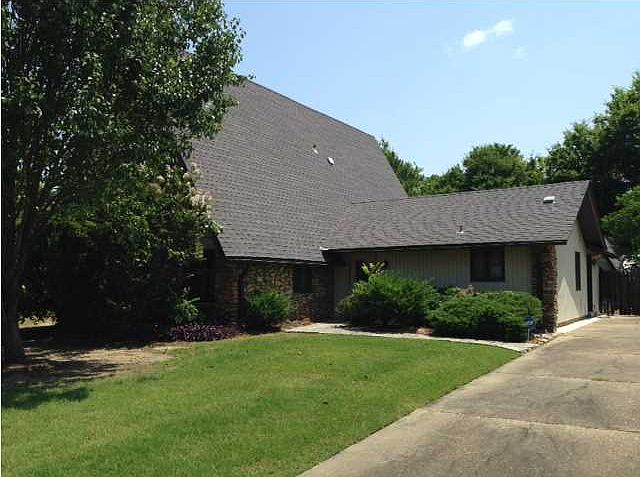 1st image of 2605 Old Orchard Ln
