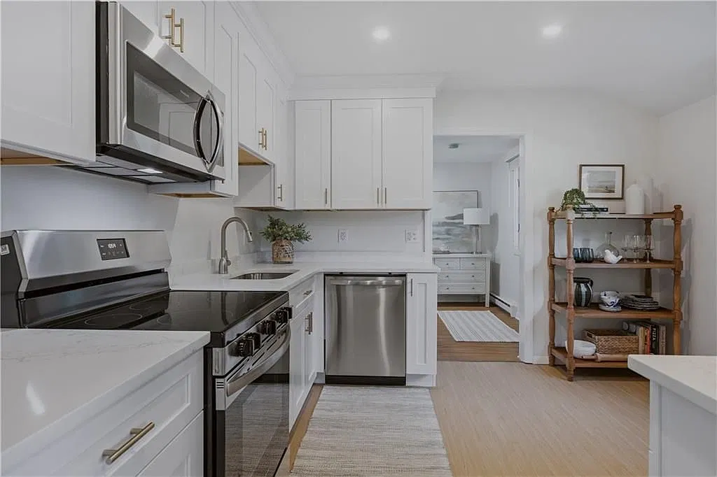 4 bed, 2.0 bath, 1490 sqft, $3,800 — Photo 4