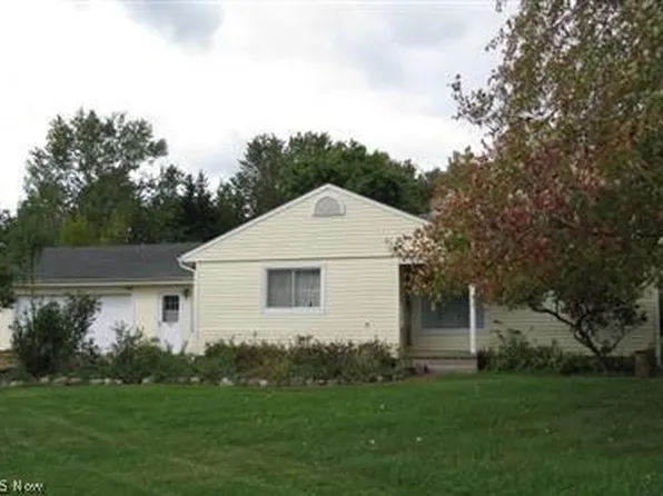 35055 Martin Rd, Willoughby Hills, OH 44094