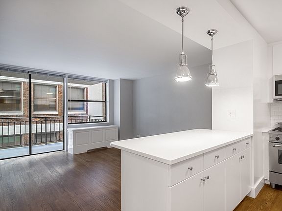 2nd image of 330 E 39th St APT 4P