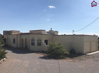 6075 Robledo Rd, Las Cruces, NM 88012