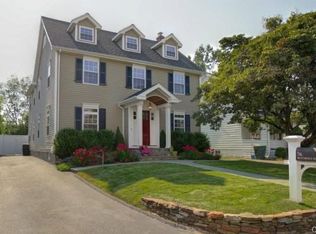 76 Beaumont St, Fairfield, CT 06824