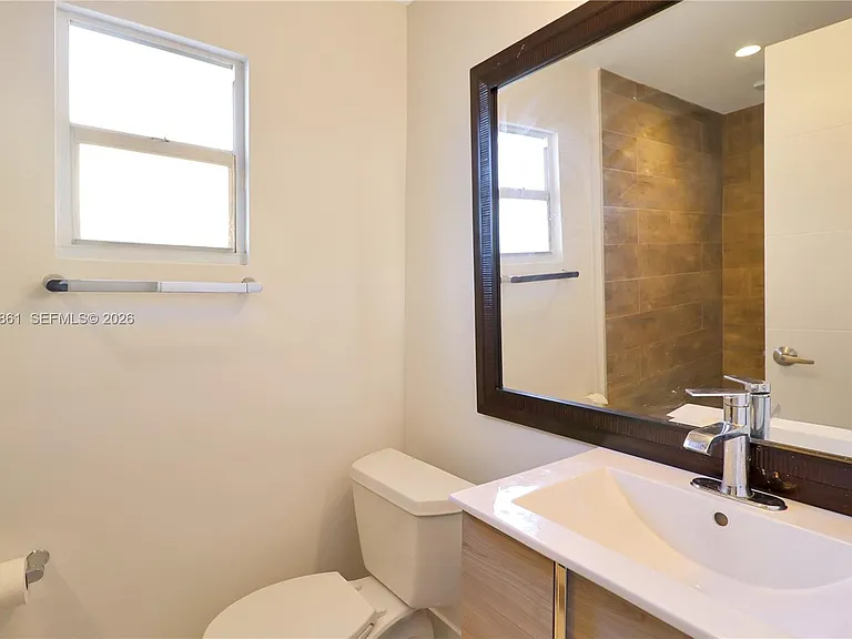 10710 SW 43rd Ln #1 — Photo 6