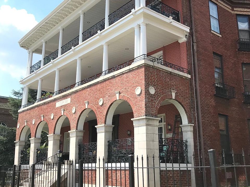 1st image of 209 W 5th Ave APT 202