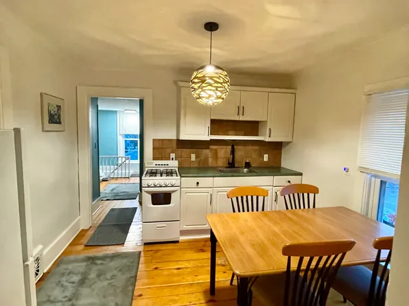 115 1/2 S 3rd St, Grand Haven, MI 49417