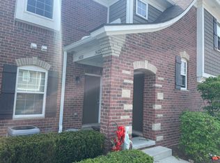 54228 Bay Point Dr UNIT 3-7, Utica, MI 48316