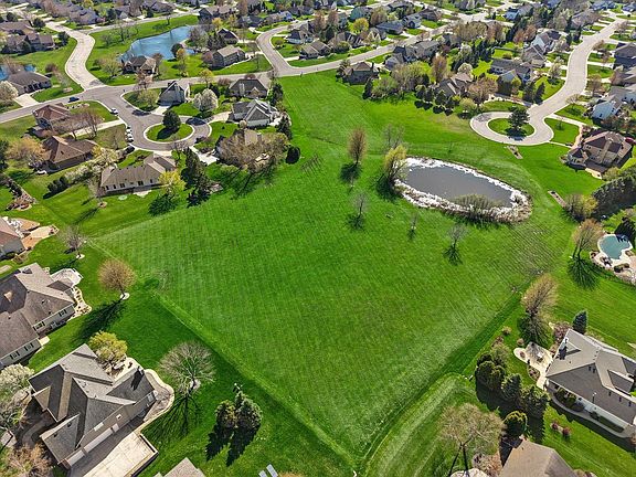 3rd image of 209 Green Valley DRIVE