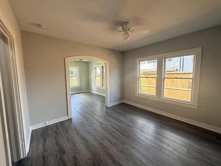 824 Curtin St — Photo 3