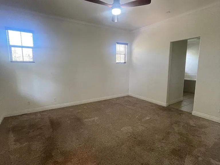 1518 Valencia Ave — Photo 7