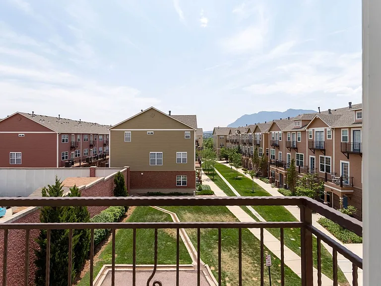 333 E Las Animas St — Photo 30