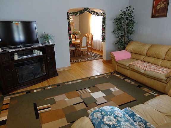 4th image of 7939 W Sunset Dr