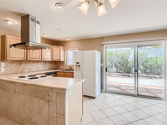 5th image of 9645 W Regena Ave