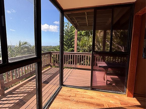 5th image of 2841 Pacific Heights Rd