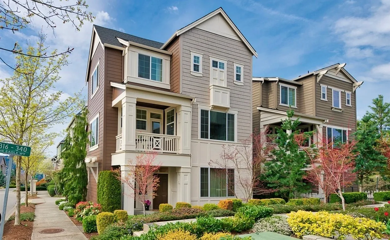 4 bed, 3.5 bath, 2040 sqft, $4,300 — Photo 1