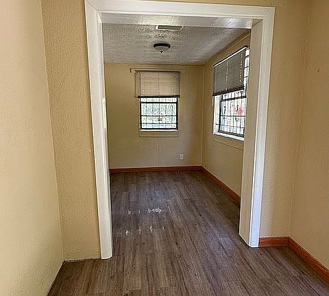 Bonus room (enclosed porch)