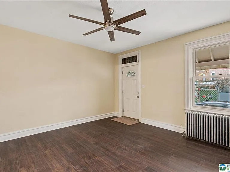 528 N Mohr St — Photo 5