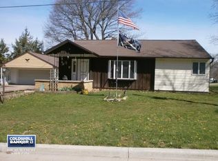 522 2nd St, Manawa, WI 54949